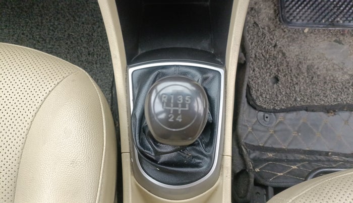 2016 Hyundai Verna 1.6 VTVT S, Petrol, Manual, 83,321 km, Gear Lever