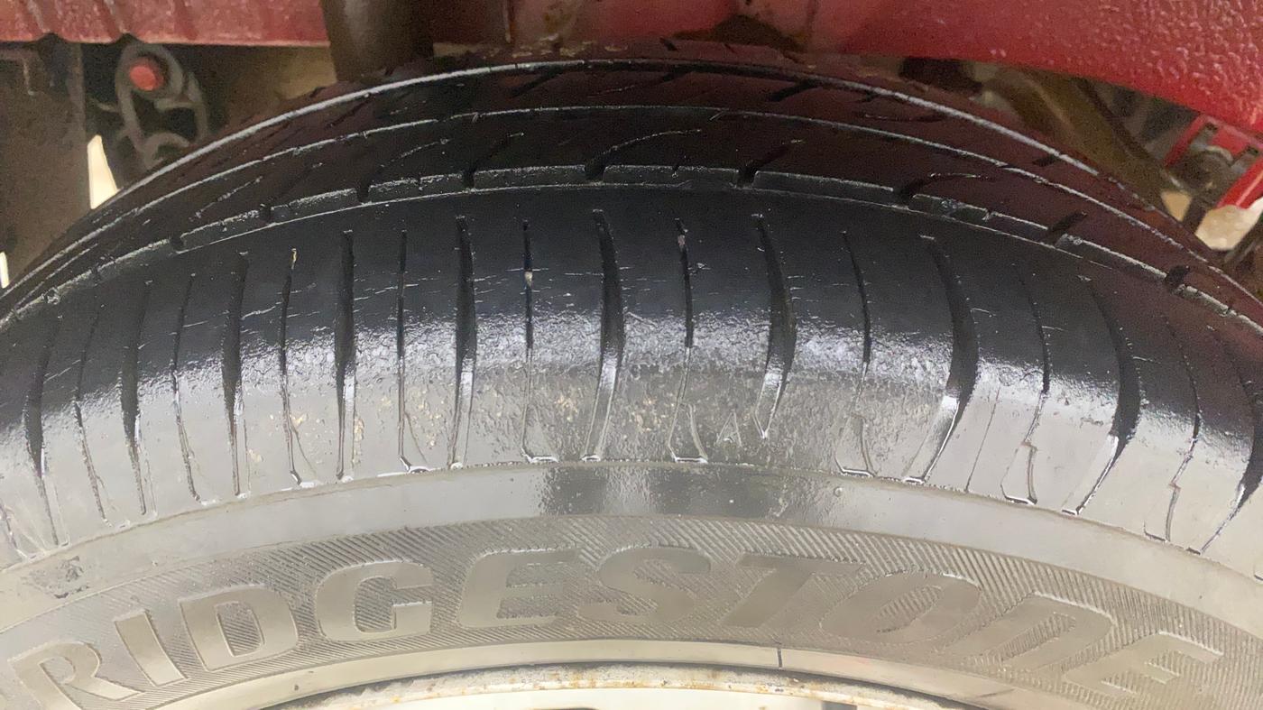 2019 Mahindra KUV 100 NXT K2 P 6 STR, Petrol, Manual, 62,040 km, Right Rear Tyre Tread