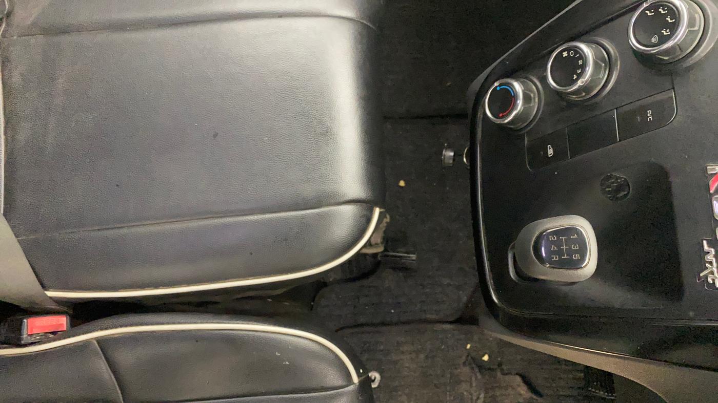 2019 Mahindra KUV 100 NXT K2 P 6 STR, Petrol, Manual, 62,040 km, Gear Lever