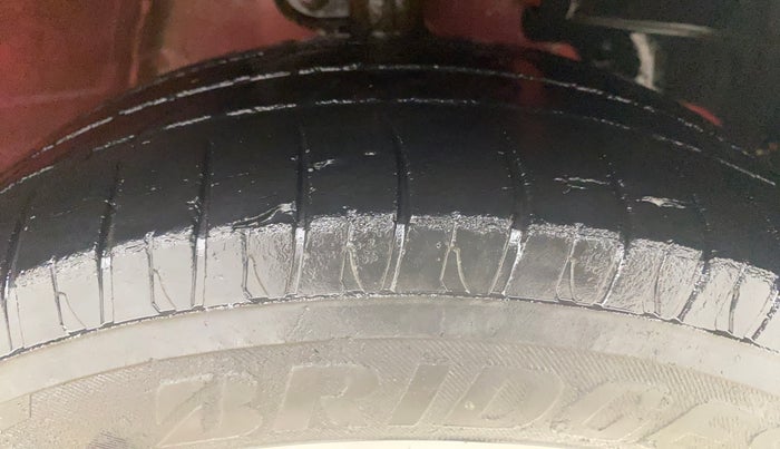 2019 Mahindra KUV 100 NXT K2 P 6 STR, Petrol, Manual, 62,040 km, Right Front Tyre Tread