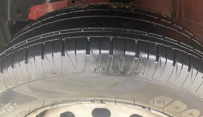 2019 Mahindra KUV 100 NXT K2 P 6 STR, Petrol, Manual, 62,040 km, Left Front Tyre Tread