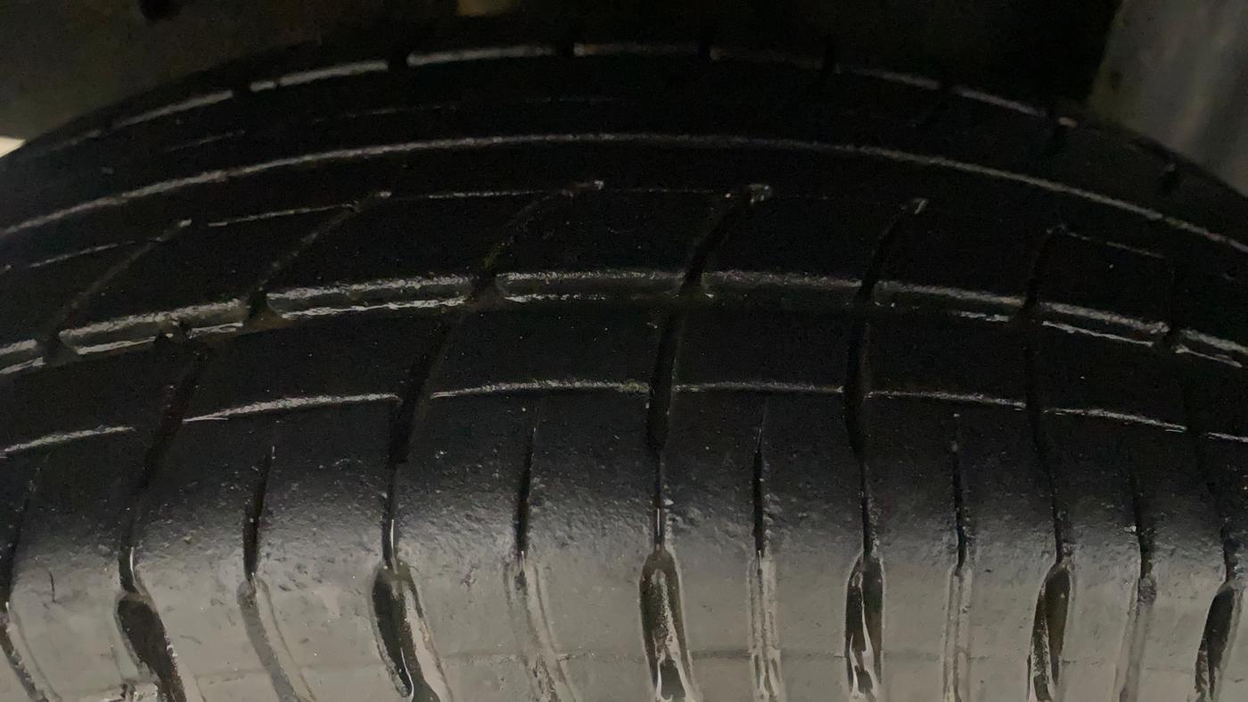 2019 Renault TRIBER RXT, Petrol, Manual, 84,521 km, Right Rear Tyre Tread