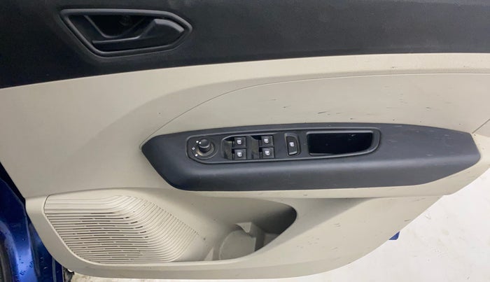 2019 Renault TRIBER RXT, Petrol, Manual, 84,521 km, Driver Side Door Panels Control