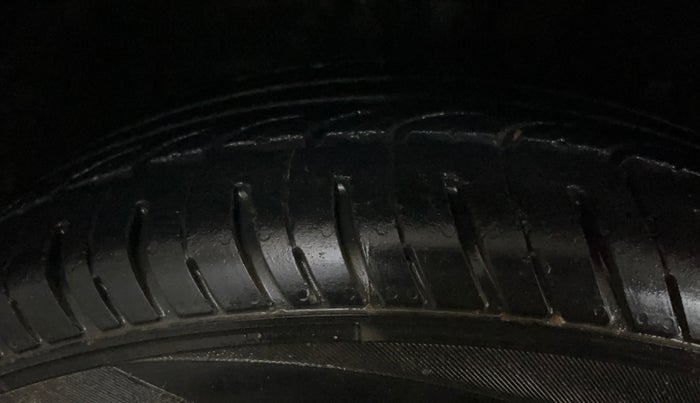 2018 Honda Amaze 1.2L I-VTEC VX, Petrol, Manual, 81,723 km, Right Front Tyre Tread