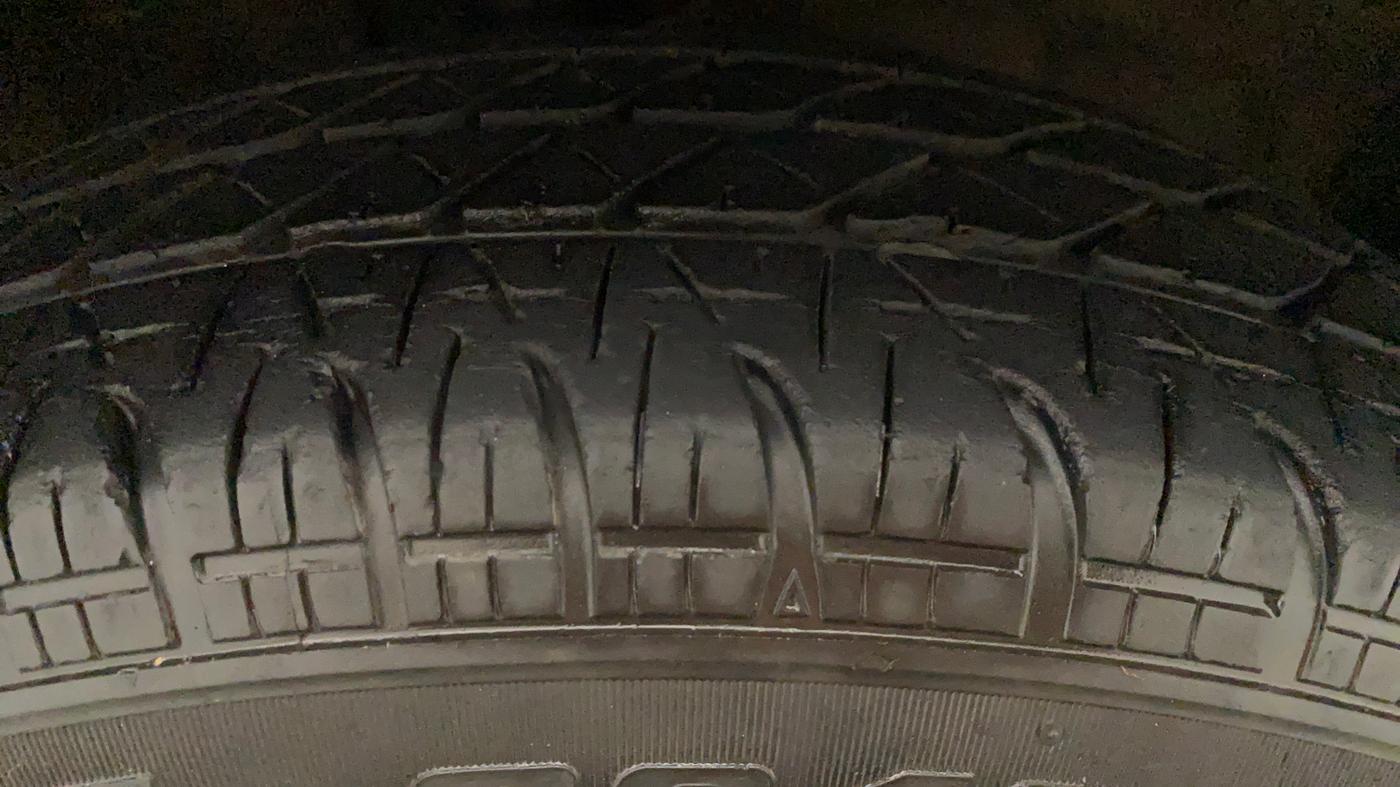 2012 Maruti Ritz VXI, Petrol, Manual, 95,343 km, Right Front Tyre Tread