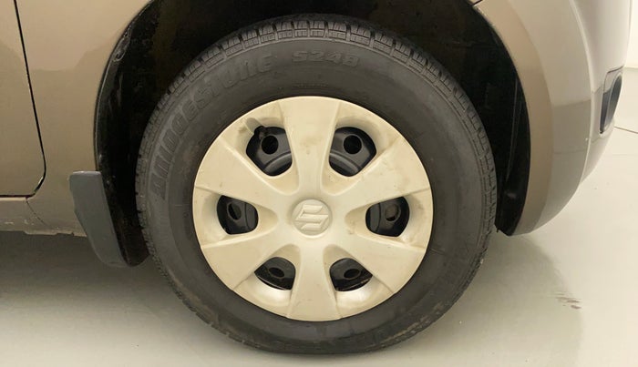 2012 Maruti Ritz VXI, Petrol, Manual, 95,343 km, Right Front Wheel
