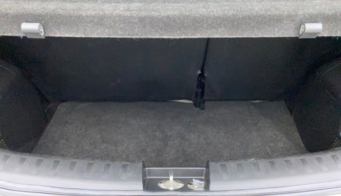 2015 Maruti Swift VXI, Petrol, Manual, 52,897 km, Boot Inside