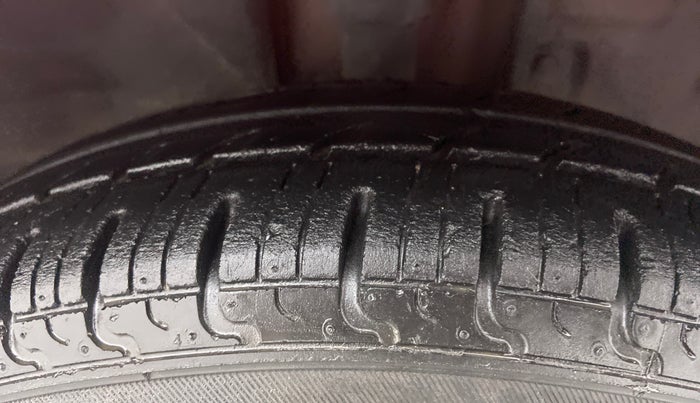 2019 Datsun Redi Go S, Petrol, Manual, 24,352 km, Right Front Tyre Tread