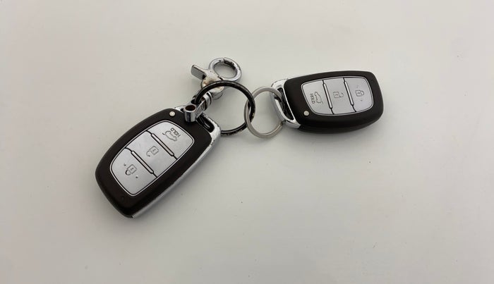 2019 Hyundai Elite i20 ASTA (O) CVT, Petrol, Automatic, 57,396 km, Key Close Up