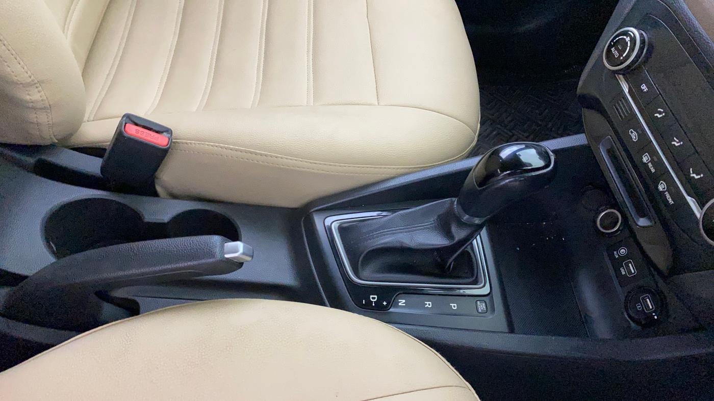 2019 Hyundai Elite i20 ASTA (O) CVT, Petrol, Automatic, 57,340 km, Gear Lever