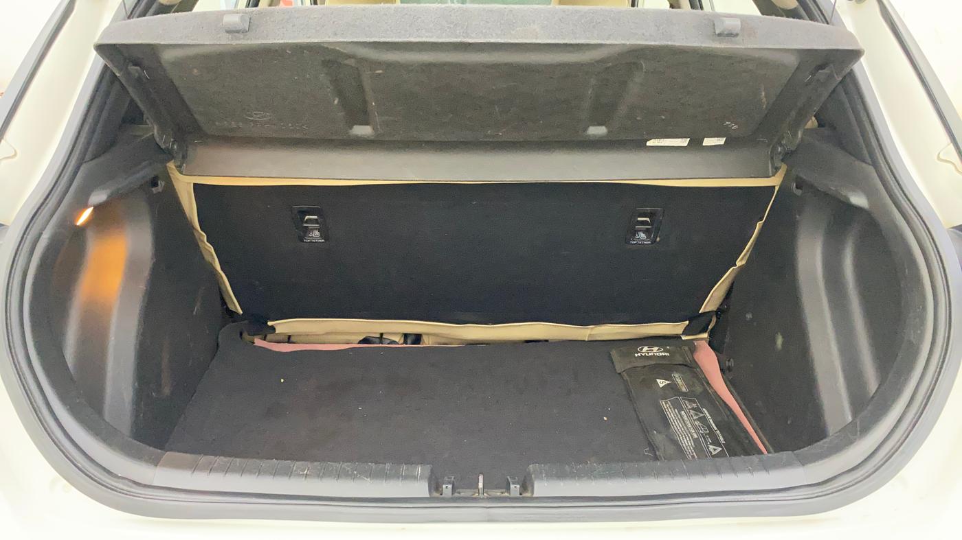 2019 Hyundai Elite i20 ASTA (O) CVT, Petrol, Automatic, 57,340 km, Boot Inside