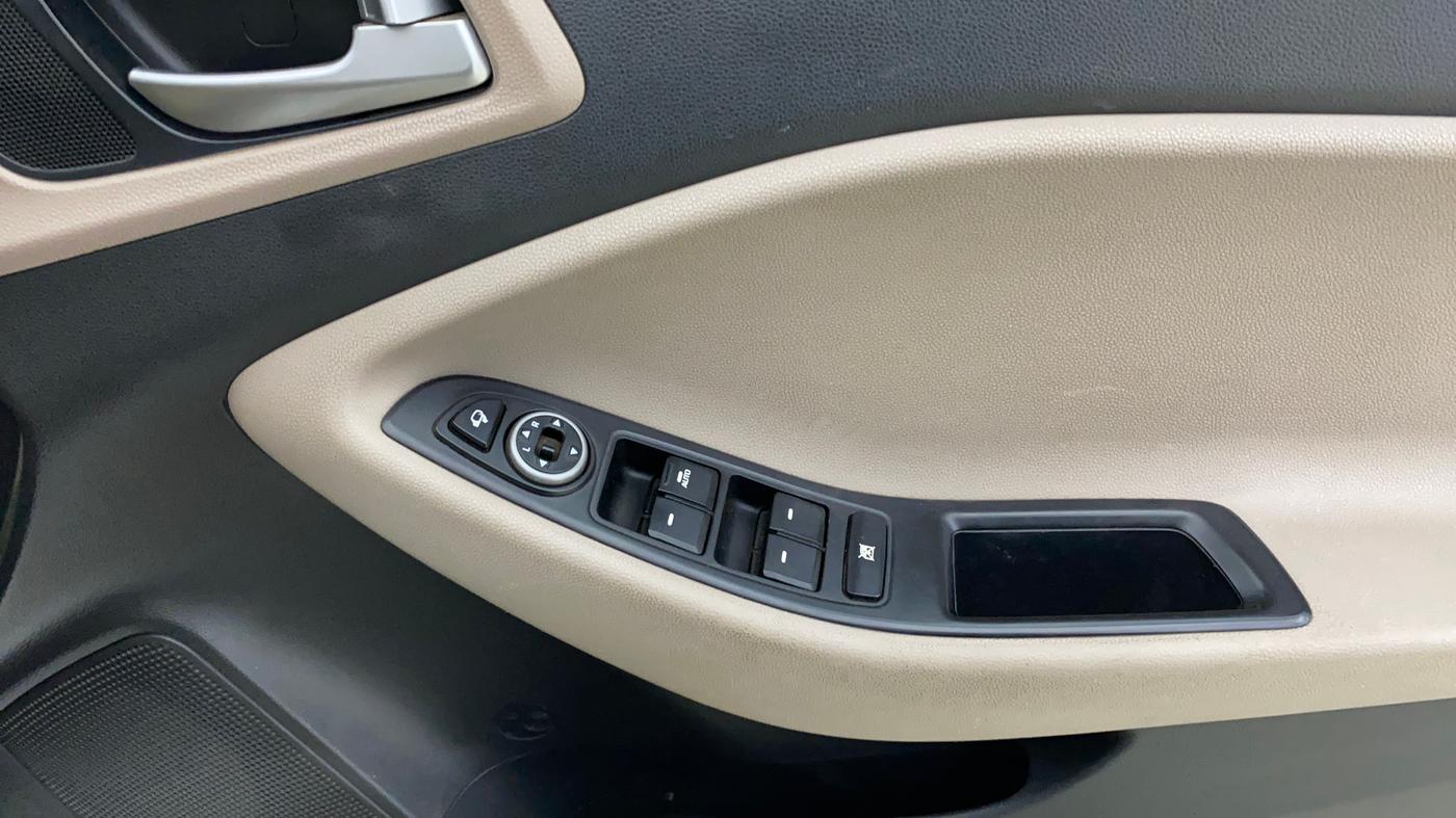 2019 Hyundai Elite i20 ASTA (O) CVT, Petrol, Automatic, 57,340 km, Driver Side Door Panels Control