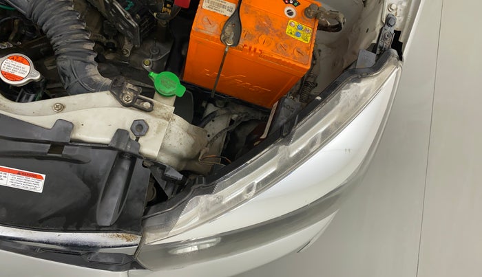 2019 Maruti Celerio ZXI AMT, Petrol, Automatic, 26,426 km, Left headlight - Clamp has minor damage