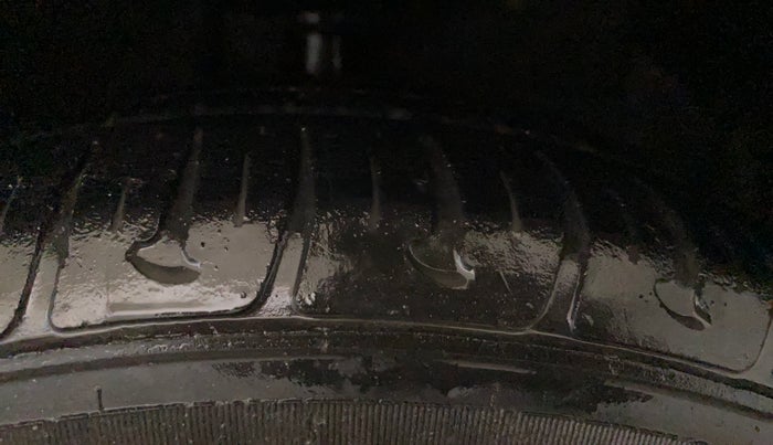 2016 Hyundai Grand i10 SPORTZ 1.2 KAPPA VTVT, Petrol, Manual, 30,747 km, Right Front Tyre Tread