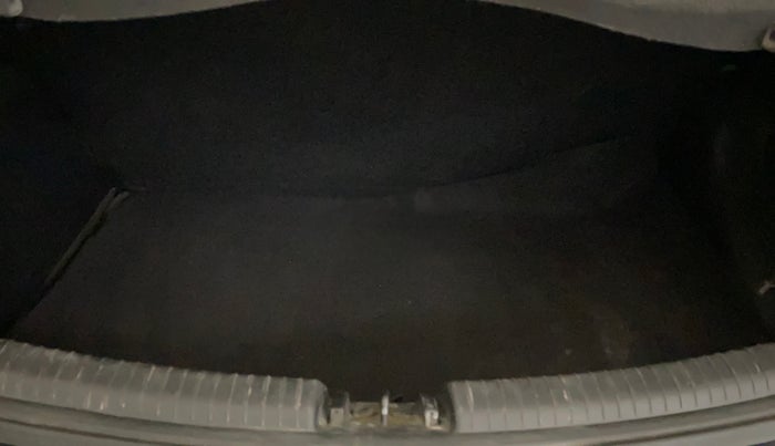 2016 Hyundai Grand i10 SPORTZ 1.2 KAPPA VTVT, Petrol, Manual, 30,747 km, Boot Inside