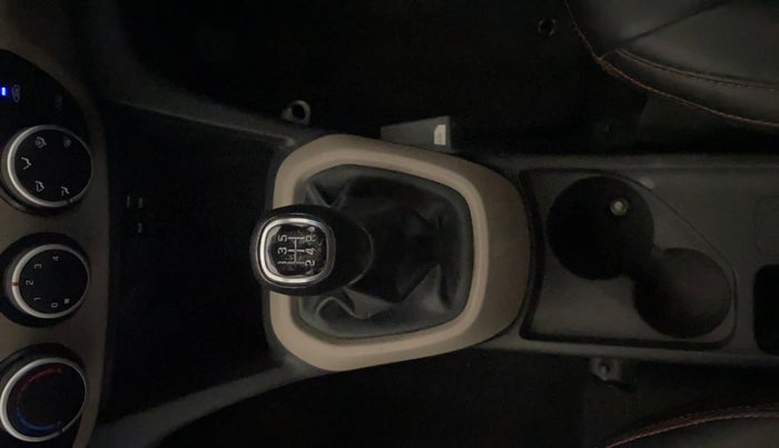 2016 Hyundai Grand i10 SPORTZ 1.2 KAPPA VTVT, Petrol, Manual, 30,747 km, Gear Lever