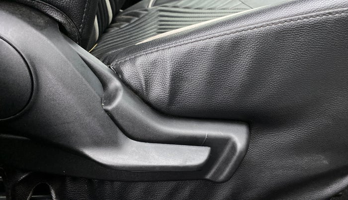 2019 Maruti IGNIS DELTA 1.2 K12, Petrol, Manual, 17,479 km, Driver Side Adjustment Panel