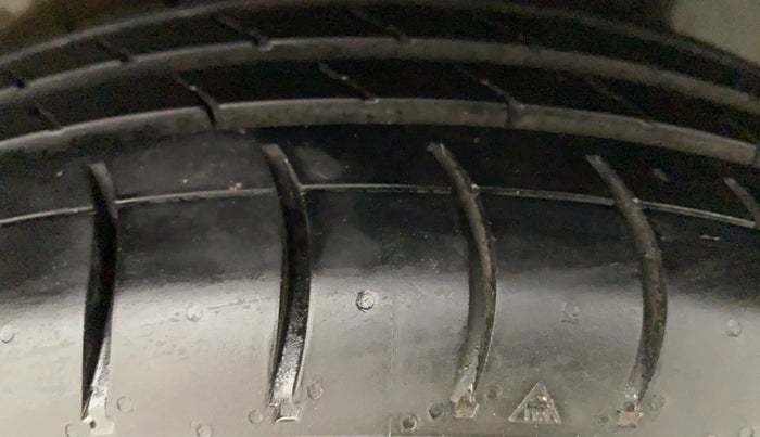 2018 Hyundai NEW SANTRO SPORTZ CNG, CNG, Manual, 69,188 km, Left Rear Tyre Tread