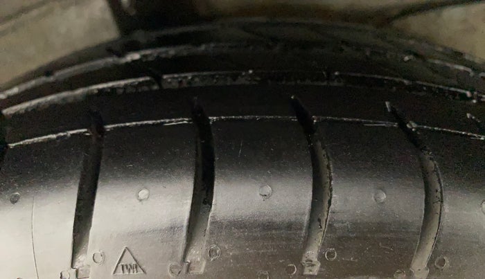 2018 Hyundai NEW SANTRO SPORTZ CNG, CNG, Manual, 69,188 km, Right Rear Tyre Tread