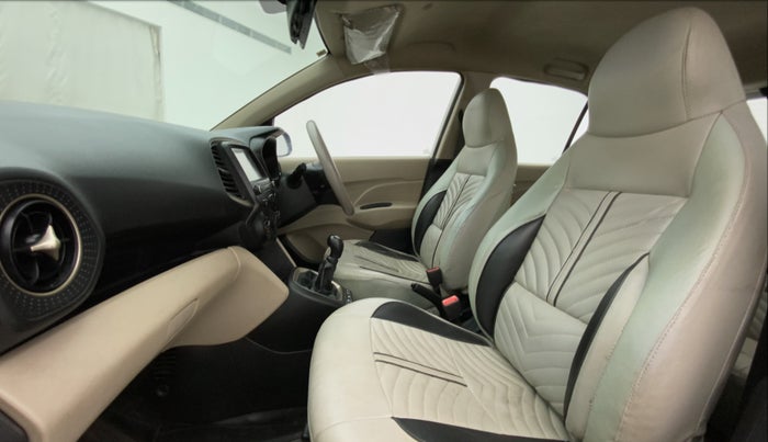 2018 Hyundai NEW SANTRO SPORTZ CNG, CNG, Manual, 69,188 km, Right Side Front Door Cabin