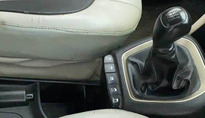 2018 Hyundai NEW SANTRO SPORTZ CNG, CNG, Manual, 69,188 km, Gear Lever