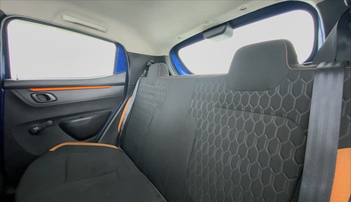 2017 Renault Kwid CLIMBER 1.0 AT, Petrol, Automatic, 67,451 km, Right Side Rear Door Cabin