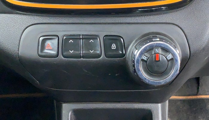 2017 Renault Kwid CLIMBER 1.0 AT, Petrol, Automatic, 67,451 km, Gear Lever
