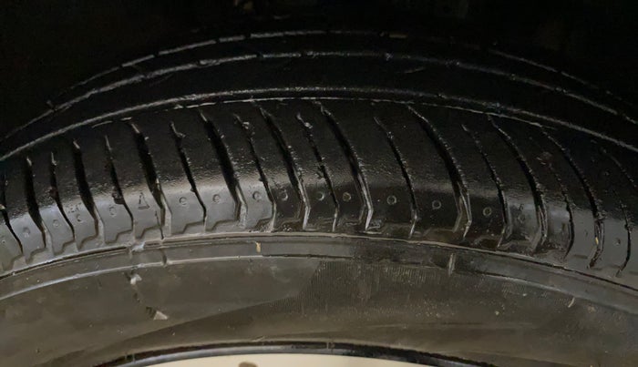 2023 Nissan MAGNITE XV MT, Petrol, Manual, 12,236 km, Right Front Tyre Tread