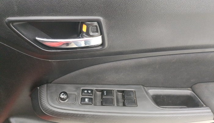 2020 Maruti Swift VXI, Petrol, Manual, 1,20,106 km, Driver Side Door Panels Control