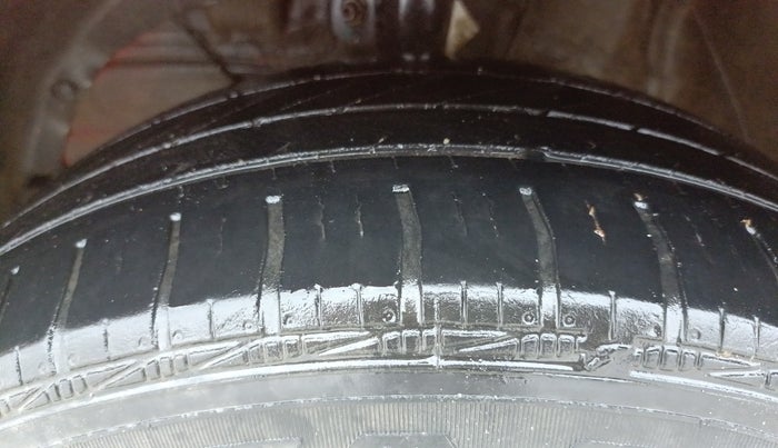 2020 Maruti Swift VXI, Petrol, Manual, 1,20,106 km, Left Front Tyre Tread