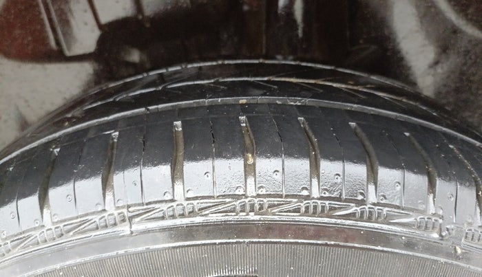 2020 Maruti Swift VXI, Petrol, Manual, 1,20,106 km, Left Rear Tyre Tread