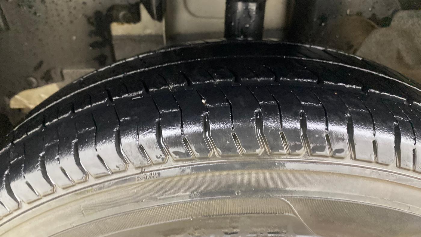 2017 Renault Kwid RXT 0.8, Petrol, Manual, 1,13,911 km, Left Front Tyre Tread