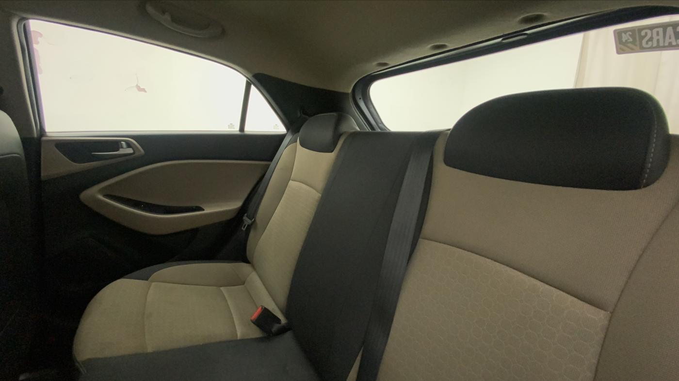 2015 Hyundai Elite i20 MAGNA 1.2, Petrol, Manual, 26,432 km, Right Side Rear Door Cabin