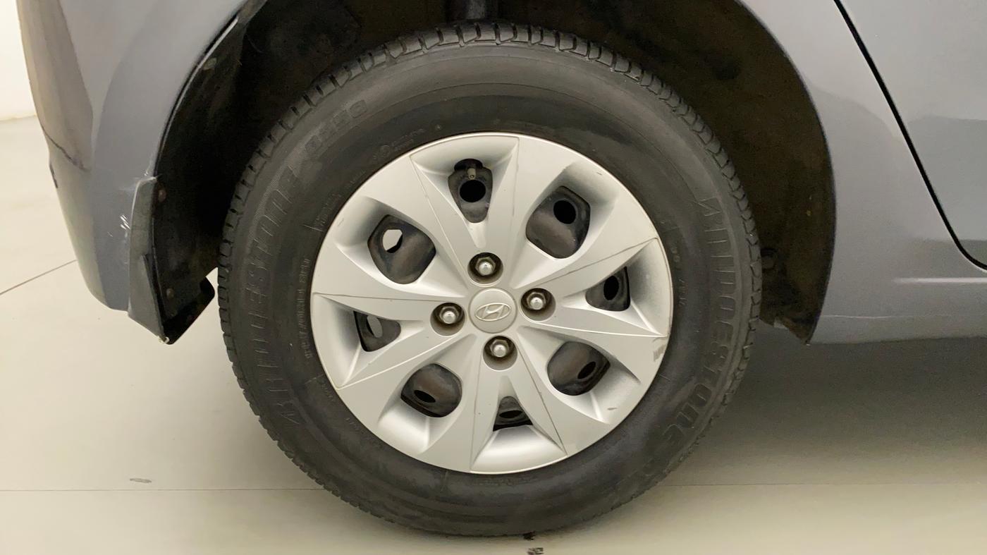 2015 Hyundai Elite i20 MAGNA 1.2, Petrol, Manual, 26,432 km, Right Rear Wheel