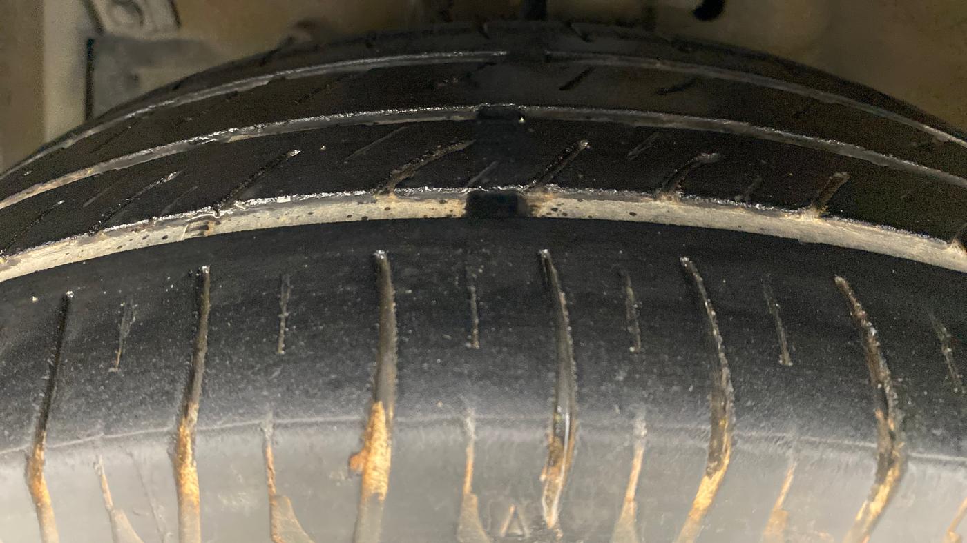 2012 Maruti Ertiga VDI, Diesel, Manual, 98,413 km, Left Front Tyre Tread
