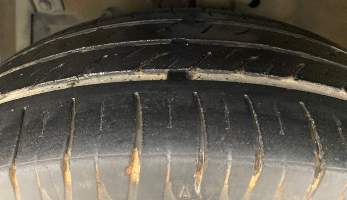 2012 Maruti Ertiga VDI, Diesel, Manual, 98,413 km, Left Front Tyre Tread