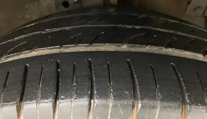 2012 Maruti Ertiga VDI, Diesel, Manual, 98,413 km, Right Front Tyre Tread
