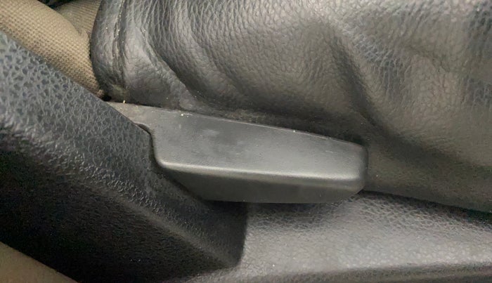 2019 Renault Duster 85 PS RXS MT DIESEL, Diesel, Manual, 45,163 km, Driver Side Adjustment Panel