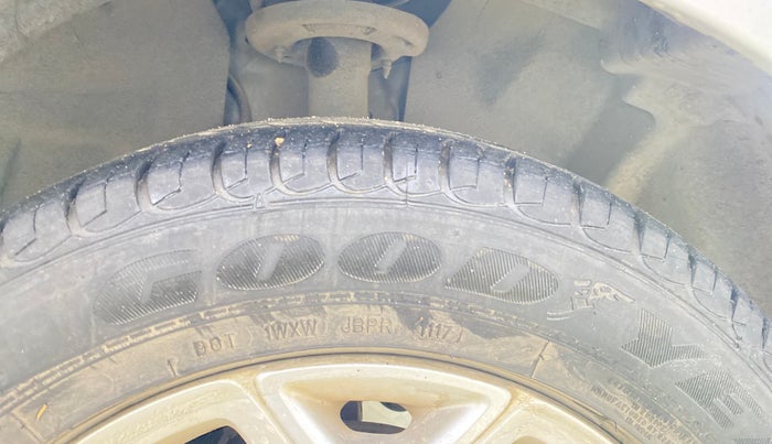 2017 Ford Ecosport TITANIUM 1.5L PETROL AT, Petrol, Automatic, 23,242 km, Right Front Tyre Tread