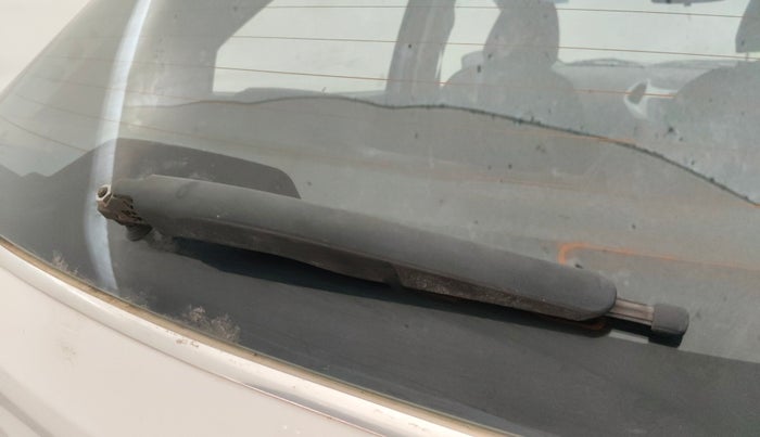 2016 Ford New Figo TITANIUM 1.2 PETROL MT, CNG, Manual, 84,195 km, Rear Wiper