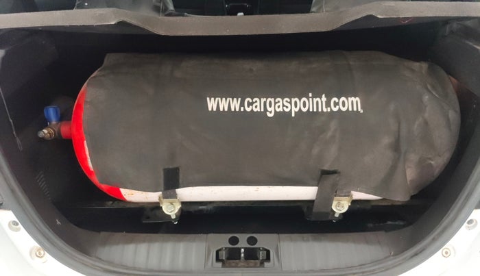 2016 Ford New Figo TITANIUM 1.2 PETROL MT, CNG, Manual, 84,195 km, Boot Inside