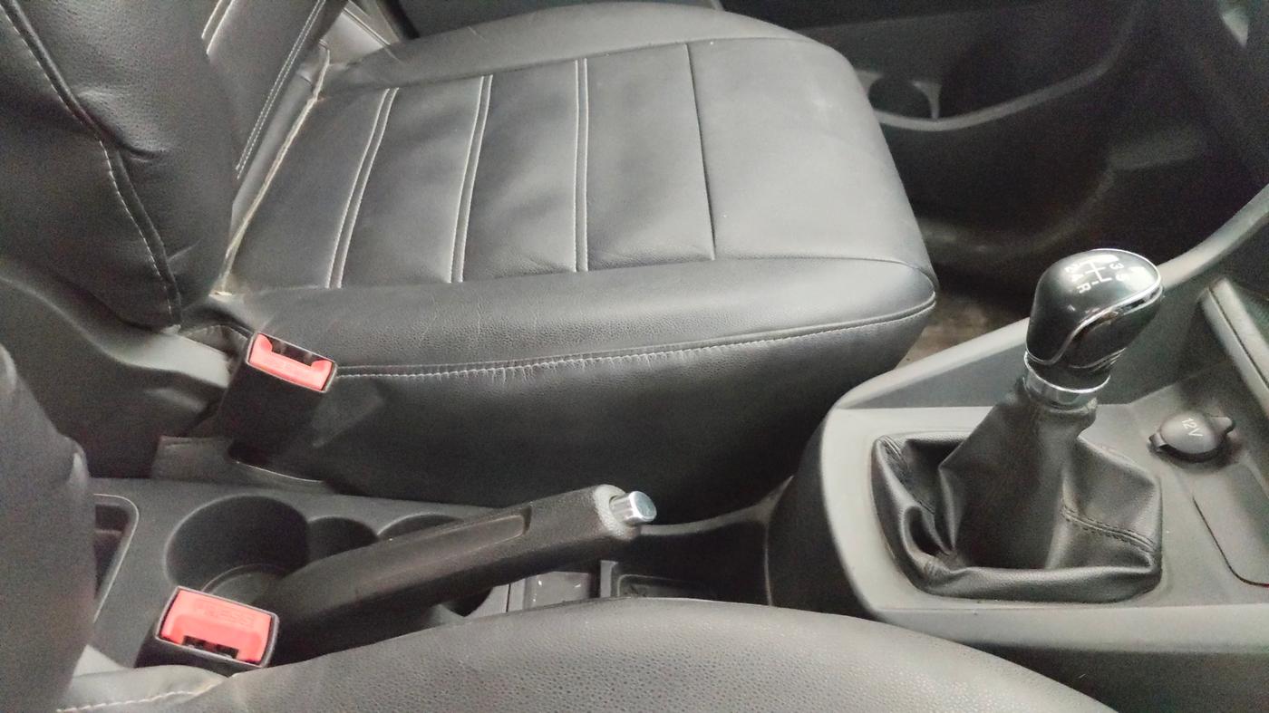 2016 Ford New Figo TITANIUM 1.2 PETROL MT, CNG, Manual, 84,195 km, Gear Lever