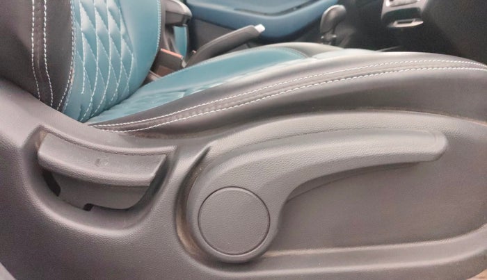 2015 Hyundai i20 Active 1.2 S, Petrol, Manual, 28,985 km, Driver Side Adjustment Panel