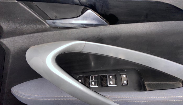 2020 MG HECTOR SUPER 1.5 PETROL, Petrol, Manual, 51,484 km, Driver Side Door Panels Control