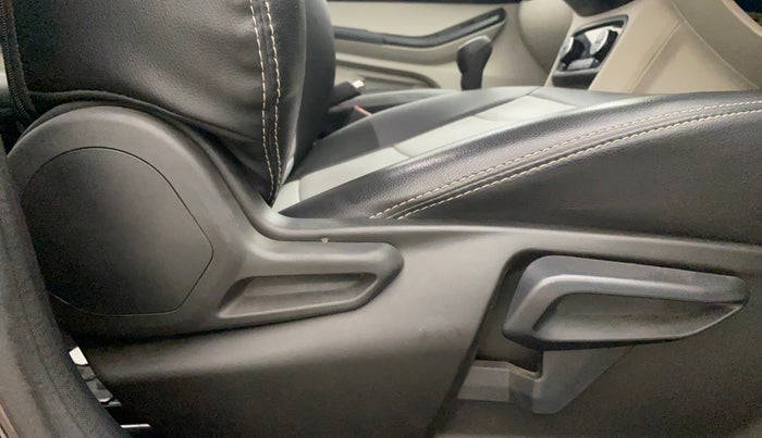 2022 Tata Tiago XZ PLUS CNG, CNG, Manual, 22,408 km, Driver Side Adjustment Panel