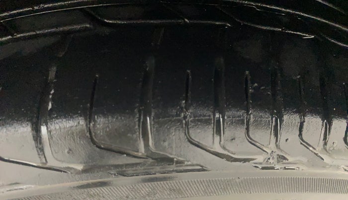 2022 Tata NEXON XMA SUNROOF PETROL, Petrol, Automatic, 17,562 km, Left Front Tyre Tread