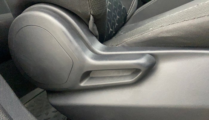 2022 Tata NEXON XMA SUNROOF PETROL, Petrol, Automatic, 17,562 km, Driver Side Adjustment Panel