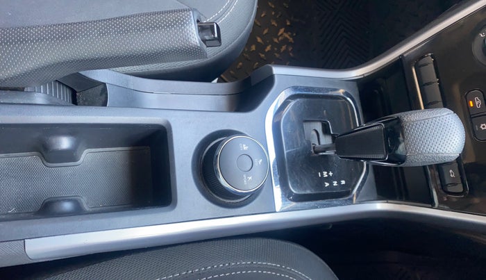 2022 Tata NEXON XMA SUNROOF PETROL, Petrol, Automatic, 17,562 km, Gear Lever