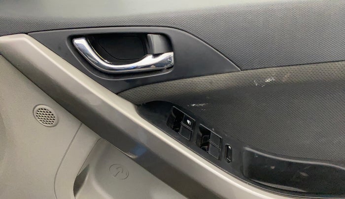 2019 Tata NEXON XZA PLUS PETROL, Petrol, Automatic, 54,910 km, Driver Side Door Panels Control