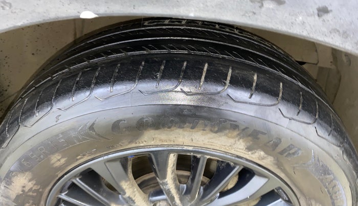 2021 Maruti XL6 ZETA MT, Petrol, Manual, 1,08,262 km, Right Front Tyre Tread